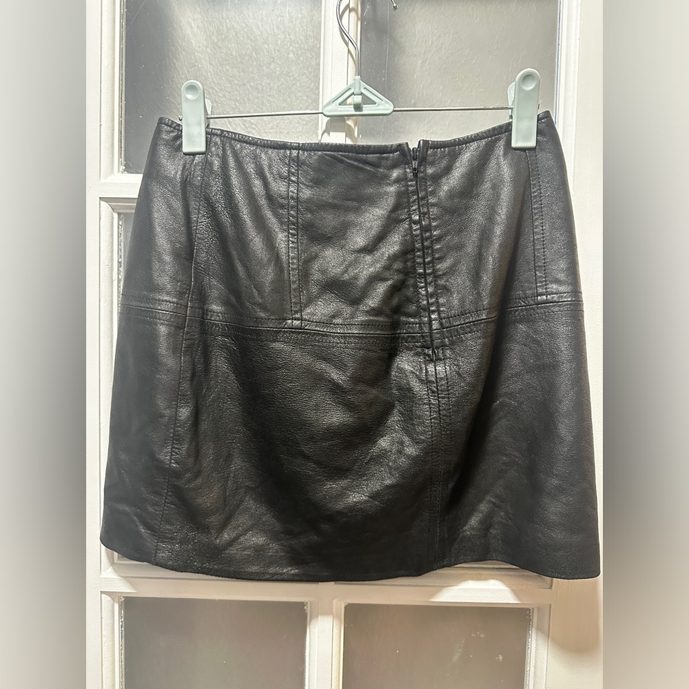 ASOS DESIGN leather-look mini skirt Size 2 - Picture 4 of 5